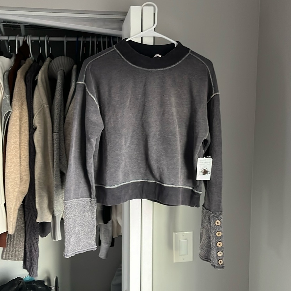 Free People Button Cuff Sweatshirt, NWT - Picture 2 of 9